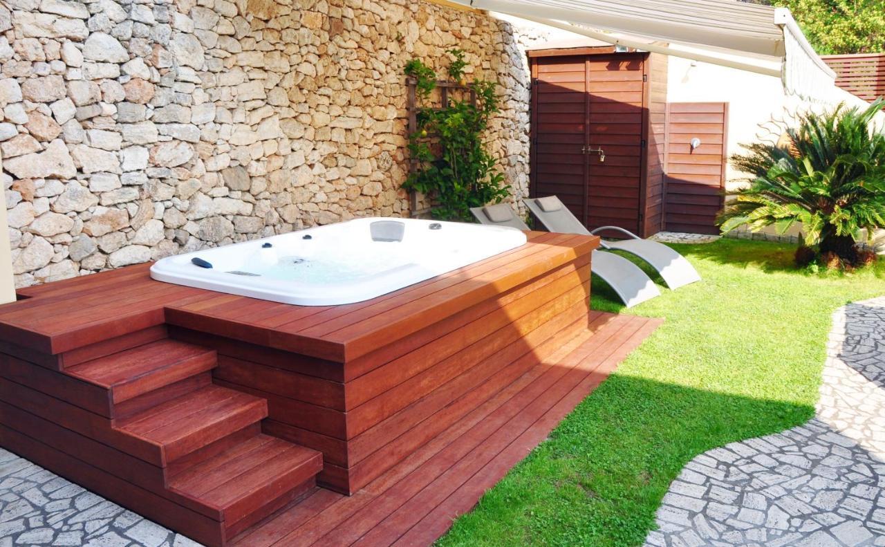 Una Spettacolare Vista Mare - Casa Con Jacuzzi Bergeggi Ngoại thất bức ảnh
